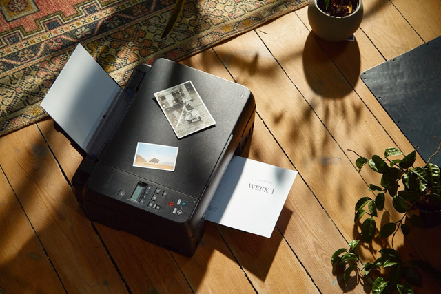 ilustrasi kenapa printer mencetak garis. unsplash/joonas1233