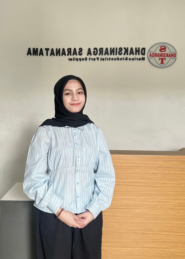 Penulis saat menjalani kegiatan magang di CV. Dhaksinarga Saranatama