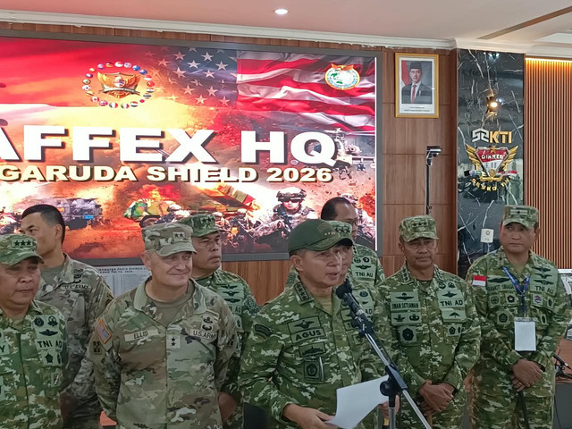 Panglima Tentara Nasional Indonesia (TNI), Jenderal TNI Agus Subiyanto saat memberikan keterangan usai pembukaan Latihan Gabungan Bersama (Latgabma) Garuda Super Shield Tahun 2026 di Sesko TNI Bandung, Senin (31/8). Foto: Abisatya Ramdhani/kumparan