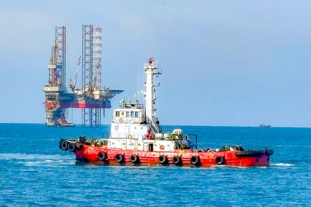 Kapal Transko Dara 3218 milik PT Pertamina Trans Kontinental (PTK) ini berada di garda depan Terminal Khusus (Tersus) PT Pertamina Patra Niaga Refinery Unit VI Balongan (RU VI). Foto: Dok. PTK