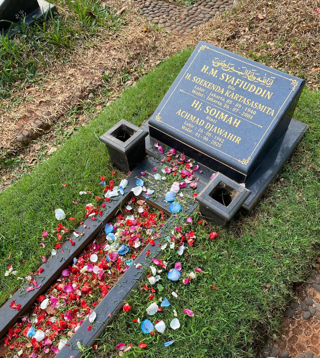 Makam Hakim Agung Syafiuddin Kartasasmita. (Sumber/Dokumentasi Penulis,2026.)