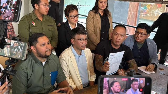 Konferensi Pers Ruben Onsu dan pelapor kasus dugaan penipuan di kawasan Wijaya, Jakarta Selatan. Foto: Aprilandika Pratama/kumparan