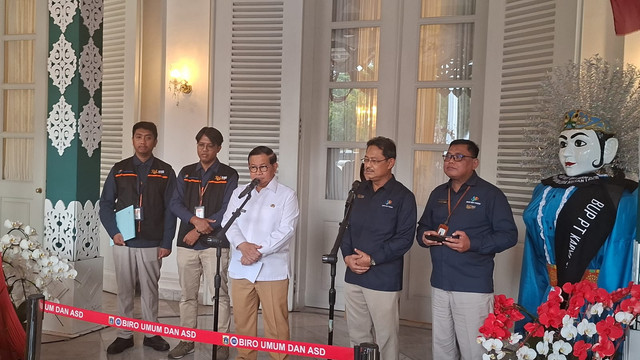 Gubernur DKI Jakarta, Pramono Anung dan Sekretaris Utama (Sestama) Badan Pusat Statistik, Zulkipli di Pendopo Balai Kota DKI Jakarta, Senin (31/8/2026). Foto: Pradya Tirta/kumparan