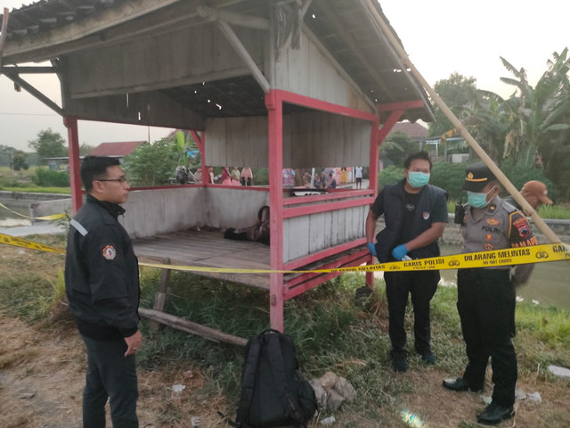 Pos ronda di Kebonagung, Kabupaten Demak TKP penemuan mayat wanita yang dibakar. Foto: Dok. Istimewa