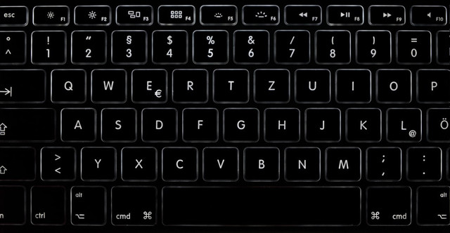 Ilustrasi Kenapa Tombol Keyboard Disusun QWERTY? Unsplash.com/Alexander Sinn