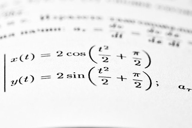 Ilustrasi Contoh Soal OMI Matematika MA 2026 dan Kunci Jawaban, Foto: Unsplash/Bozhin Karaivanov