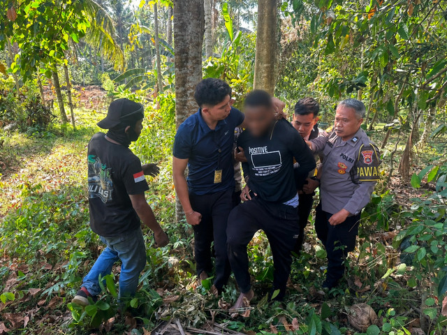Seorang WN Nigeria ditangkap setelah kabur saat menjalani pemeriksaan di Kantor Imigrasi Tabanan, Bali, Selasa (1/9/2026), dan diketahui telah overstay sejak 2018. Foto: Dok. Humas Kantor Imigrasi Kelas III Non-TPI Tabanan