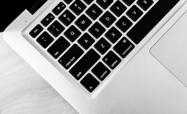 Ilustrasi laptop keyboard. Foto: Unsplash