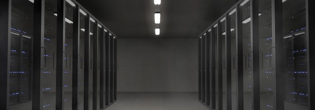 Ilustrasi server, space, the server room. Foto: Pixabay