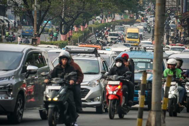 Kepadatan kendaraan kembali terlihat di Jalan Margonda Raya, Depok, Jawa Barat, Selasa (1/9/2026). Foto: Iqbal Firdaus/kumparan