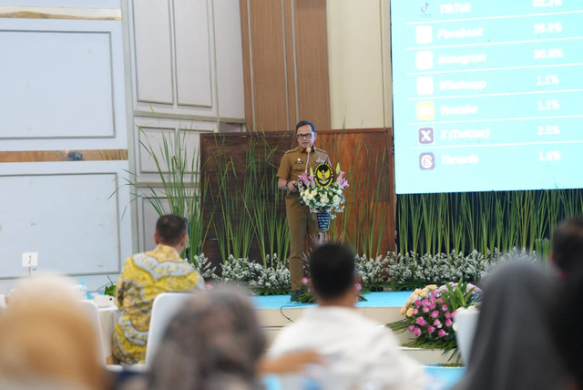 Wamendagri Bima Arya Sugiarto tekankan pentingnya respons cepat dalam hitungan jam dan narasi terpadu bagi humas pemerintah untuk hadapi disinformasi dan disrupsi informasi di era digital dalam Forum Koordinasi di Jakarta, Selasa (1/9/2026). Foto: Dok. Kemendagri