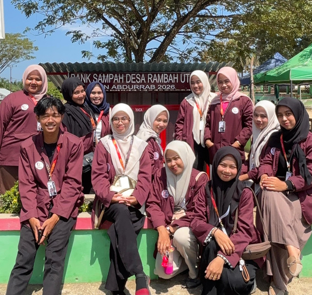 Peresmian fasilitas Bank Sampah oleh mahasiswa KKN Kelompok 36 Universitas Abdurrab. dok. Istimewa