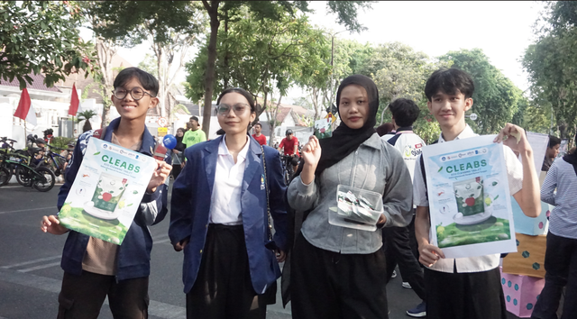 Dokumentasi Pelaksanaan Promosi CLEABS Taman Bungkul, Surabaya, Minggu (30/8/2026) (Sumber: Dokumentasi Pribadi Tim PKM-K CLEABS ITS).