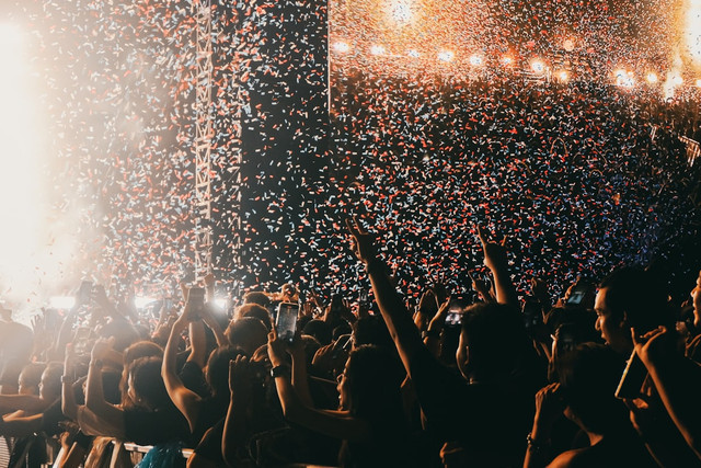 Ilustrasi harga tiket konser DO EXO Jakarta 2026. Foto: Maria Diva Roswita/Unsplash.com.