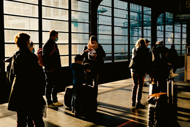 Ilustrasi Apa Itu Diaspora? Unsplash.com/Marco Chilese