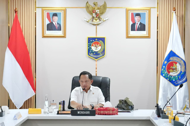 Mendagri selaku Kasatgas PRR Pascabencana Sumatera Tito Karnavian dalam Rapat Satgas PRR Pascabencana Sumatera di Jakarta, Rabu (2/9/2026).  Foto: Dok. Kemendagri