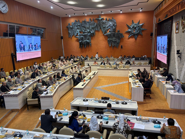 Suasana rapat kerja Komisi V DPR RI dengan Menteri Pekerjaan Umum Dody Hanggodo dan Menteri Perumahan dan Kawasan Permukiman Maruarar Sirait di Kompleks Parlemen, Senayan, Jakarta, Rabu (2/9/2026). Foto: Joakhim Tharob/kumparan