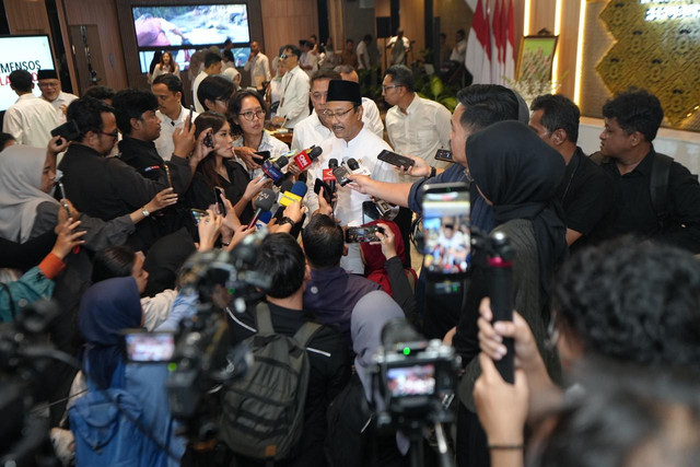 Mensos Saifullah Yusuf pastikan Kemensos dalami kasus penyalahgunaan KTP penerima bansos untuk judi online, termasuk pada dua lansia di Pekalongan, serta pastikan hak warga prasejahtera tetap disalurkan jika memenuhi kriteria, Rabu (2/9/2026). Foto: Dok. Kemensos