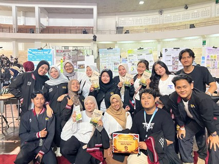 Mahasiswa Uhamka Bawa Inovasi Pupuk Organik dan Rengginang Kelor di KKN MAS 2026. Dokumentasi Uhamka