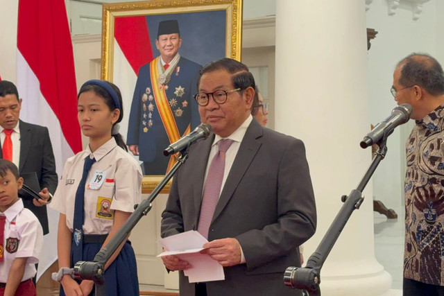 Gubernur DKI Jakarta Pramono Anung usai menyerahkan penghargaan kepada pemenang lomba di Balai Kota DKI Jakarta, Kamis (3/9/2026). Foto: Nauval Pratama/kumparan