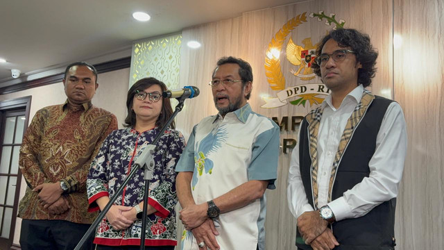 Wakil Ketua DPD Yorrys Raweyai dan Koordinator Subkomisi Pemajuan HAM Atnike Nova Sigiro di Kompleks Parlemen, Senayan, Jakarta, Kamis (3/9/2026). Foto: Nasywa Athifah/kumparan
