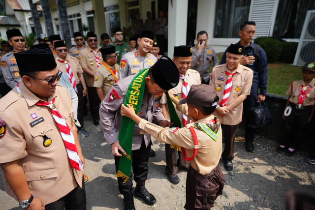 Kapolri Jenderal Polisi Listyo Sigit Prabowo menghadiri pada acara kemah Nasional PUI, di Selabintana Camping Ground, Kabupaten Sukabumi, Jawa Barat, Kamis (3/9). Foto: Dok. Istimewa