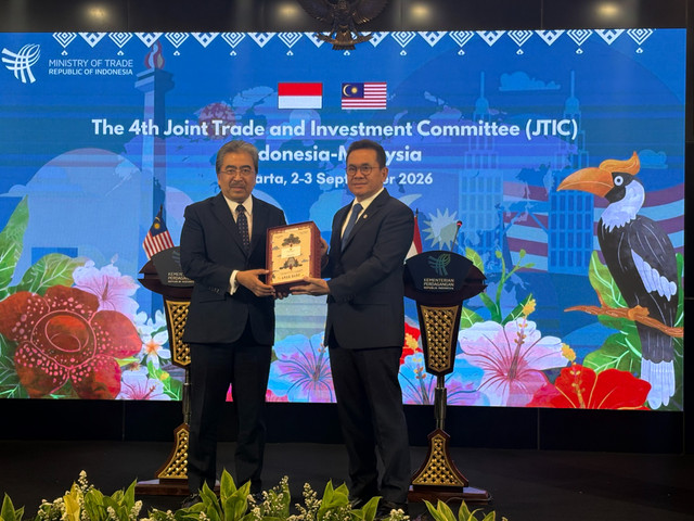 Menteri Investasi, Perdagangan dan Industri Malaysia Datuk Seri Johari Abdul Ghani dan Menteri Perdagangan (Mendag) Budi Santoso di Kantor Kemendag, Jakarta Pusat, Kamis (3/9/2026). Foto: Widya Islamiati/kumparan
