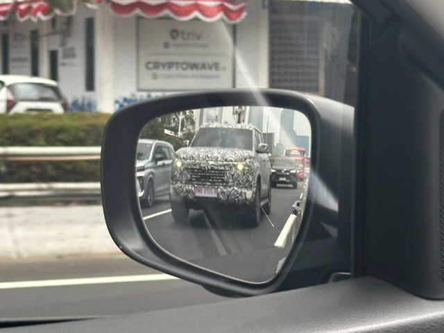 Mitsubishi Pajero berkamuflase terciduk tes jalan di Indonesia. Foto: Instagram/ @k15bahenol