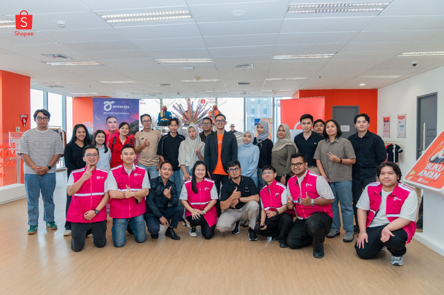 Shopee dan AnterAja menggelar pelatihan bisnis digital untuk puluhan UMKM di Jakarta. Foto: dok. Istimewa