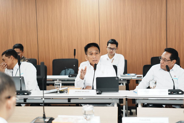 Wamendagri Akhmad Wiyagus dorong pelibatan mahasiswa perguruan tinggi sebagai garda terdepan penanganan TBC hingga tingkat desa dalam Rakor di Jakarta, Kamis (3/9/2026). Foto: Dok. Kemendagri