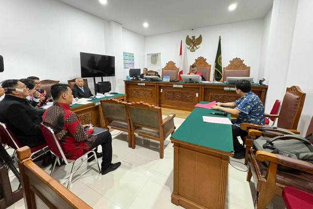 Sidang praperadilan jilid III Eks Waka BGN Lodewyk Pusung terkait kasus dugaan korupsi tata kelola MBG di BGN, PN Jaksel, Jumat (4/9/2026). Foto: Kevin Daniel/kumparan
