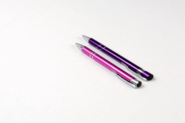 Ilustrasi Kenapa Tutup Pulpen Memiliki Lubang Kecil di Ujungnya,Foto:Unsplash/Mediamodifier