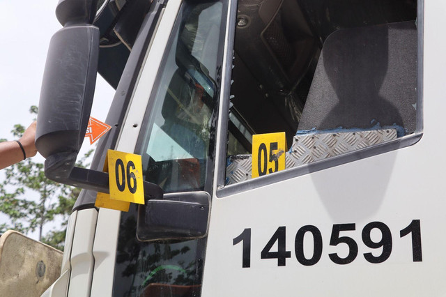 Mobil operasional PT Freeport ditembak OTK. Foto: Dok. Istimewa