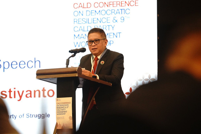 Sekjen PDIP, Hasto Kristiyanto, dalam pembukaan CALD Conference on Democratic Resilience in Southeast and East Asia sekaligus 9th CALD Party Management Workshop di Karaton Ballroom, Hotel Royal Ambarrukmo, Yogyakarta, Jumat (4/9/2026). Foto: Dok. Istimewa