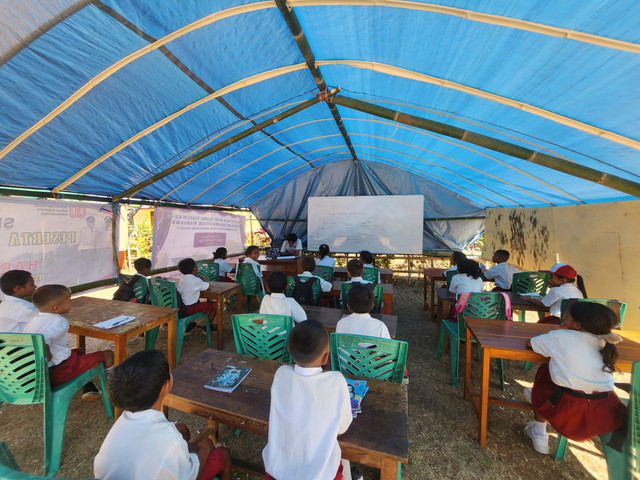 Sekolah Darurat SDN Golomondo, Desa Latung, Cibal Barat, Manggarai, Nusa Tenggara Timur. Foto: Dok. Kemendikdasmen