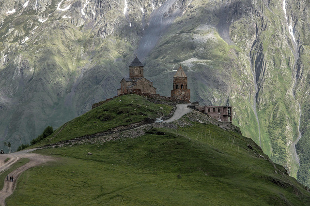 Ilustrasi Peninggalan Peradaban di Pegunungan Kaukasus (Gambar dari JLB1988/Pixabay) https://pixabay.com/photos/europe-asia-georgia-caucasus-1788322/
