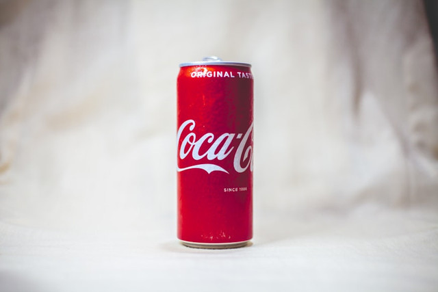 Ilustrasi kenapa soda berbusa saat dibuka?. Foto: Unsplash/Deepal Tamang