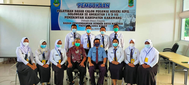 Foto penulis saat selesai Seminar Aktualisasi Latsar CPNS Karawang Tahun 2021 (Sumber: Dok. Pribadi)