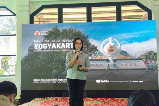Putri Keraton Yogyakarta, Gusti Kanjeng Ratu (GKR) Mangkubumi, di acara Peringatan Amanat 5 September 1945 di Ndalem Poenokawan Cafe Resto & Gallery, Kota Yogyakarta, Sabtu (5/9/2026). Foto: Panji/kumparan