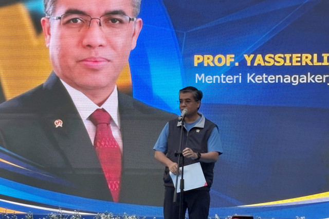 Menteri Ketenagakerjaan Yassierli saat acara Kick Off Bulan Dana Pensiun Tahun 2026 OJK di Jakarta, Minggu (6/9/2026). Foto: Muhammad Fhandra/kumparan