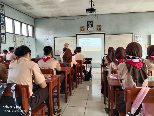 Pembelajaran di Sebuah SMA Negeri (Dokumen Pribadi Penulis)