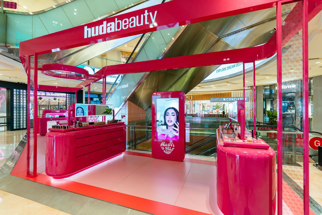 Huda Beauty Buka Pop-up Pertama di Grand Indonesia. Foto: Huda Beauty