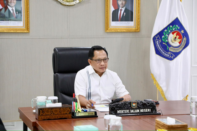 Mendagri Tito Karnavian dalam konferensi pers yang digelar daring, Minggu (6/9/2026). Foto: Kemendagri RI
