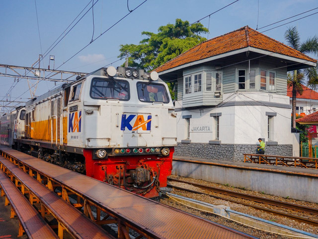 Ilustrasi membahas kisaran gaji Kondektur KAI 2026. Foto: Pexels