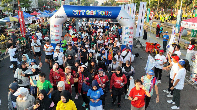 Antusiasme warga saat mengikuti City Gas Tour 2026 di Alun-Alun Sidoarjo, Minggu (6/9/2026). Foto. Dok. Pertamina