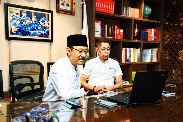 Mensos Saifullah Yusuf (Gus Ipul) ingatkan seluruh Kepala Sekolah Rakyat untuk perketat pengawasan operasional, kebersihan, hingga tata kelola keuangan secara transparan dalam rapat daring di Jakarta, Senin (7/9/2026). Foto: Kemensos RI