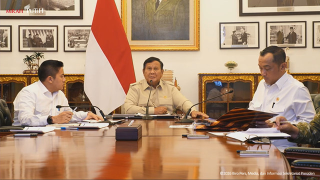 Presiden Prabowo pimpin Ratas Perkembangan Penanganan Bencana Alam secara daring pada Senin (7/9/2026). Foto: YouTube/ Sekretariat Presiden