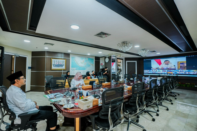 Presiden Prabowo Subianto pimpin rapat terbatas terkait penanganan bencana alam di Indonesia dan instruksikan peningkatan alokasi anggaran mitigasi secara signifikan dari Istana Merdeka, Jakarta, Senin (7/9/2026). Foto: Kemensos RI