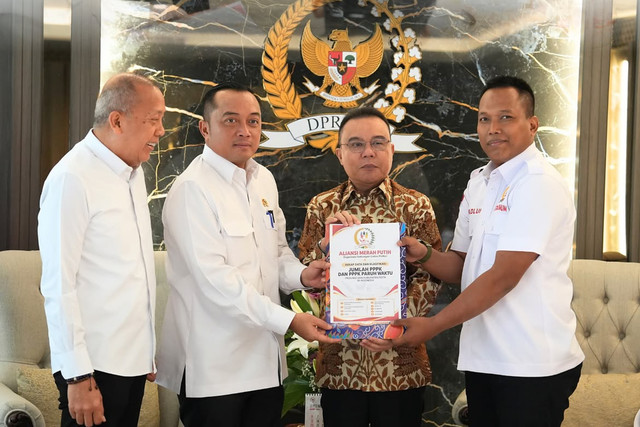 Wakil Ketua DPR RI Sufmi Dasco Ahmad bersama Pimpinan DPR RI Saan Mustopa dan Menteri Sekretaris Negara Prasetyo Hadi melakukan pertemuan dengan Aliansi Merah Putih Lintas Profesi di Gedung Nusantara, Senin (7/9/2026). Foto: Instagram/ @sufmi_dasco