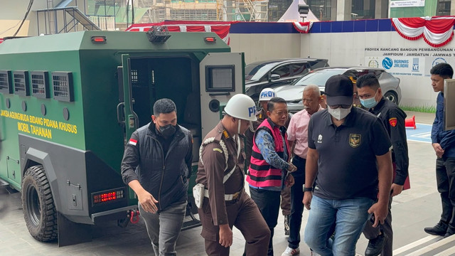 Febrie tiba di Kejagung untuk menjalani pemeriksaan terkait kasus TPPU perkara Asabri-Jiwasraya, Selasa (8/9/2026). Foto: Rayyan Farhansyah/kumparan